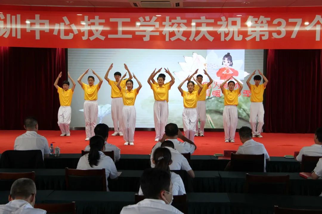 b8dc9964b77149b3b4238e06d9f654dc.jpg b8dc9964b77149b3b4238e06d9f654dc.jpg