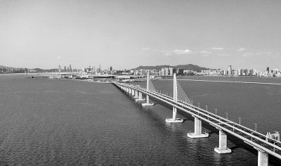 中國行進在大路上——《路橋上的中國》編后 中國行進在大路上——《路橋上的中國》編后