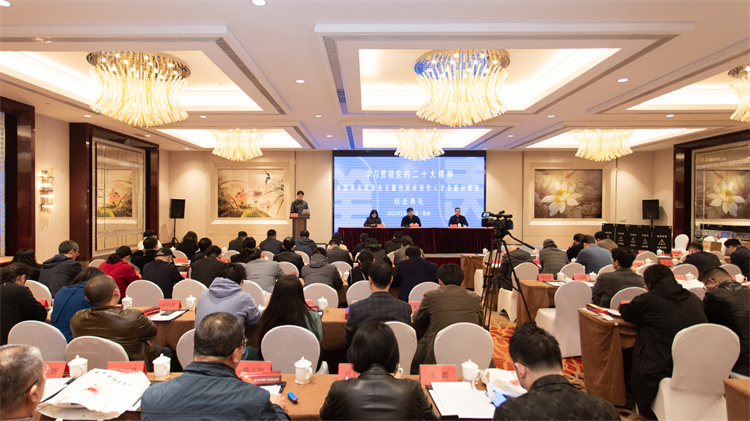 結(jié)業(yè)典禮.jpg 結(jié)業(yè)典禮.jpg