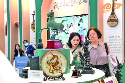 文物之光照亮中華文明浩瀚星空 文物之光照亮中華文明浩瀚星空